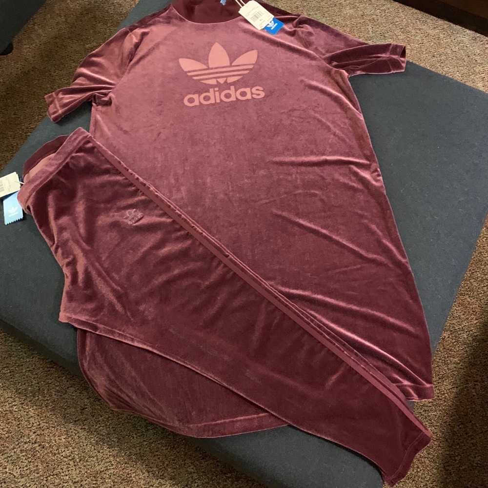 ADIDAS NWT XL MAROON VELVET 2 PIECE SET